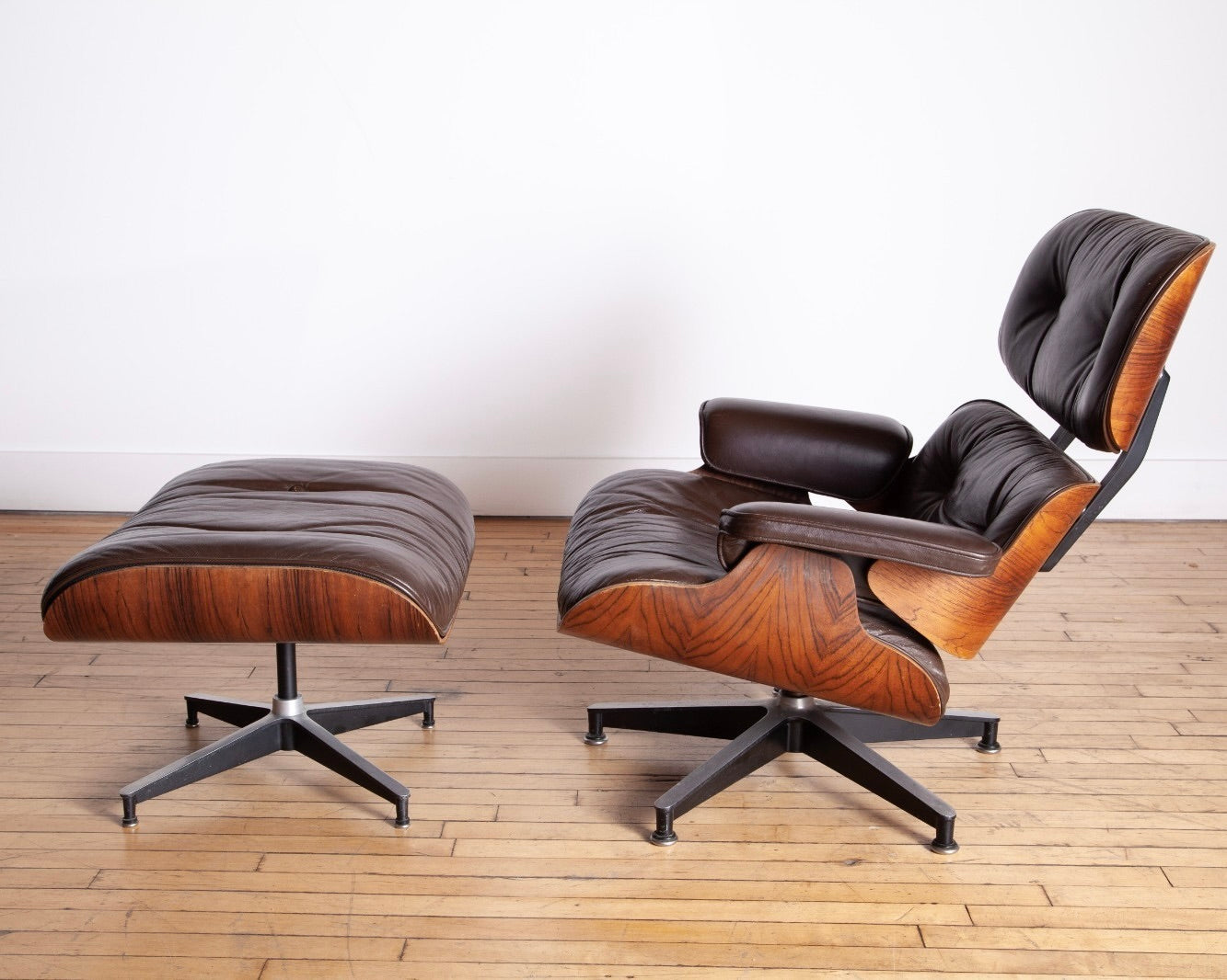Herman Miller Eames Lounge Chair & Ottoman (3rd Gen) Chocolate/Rosewood