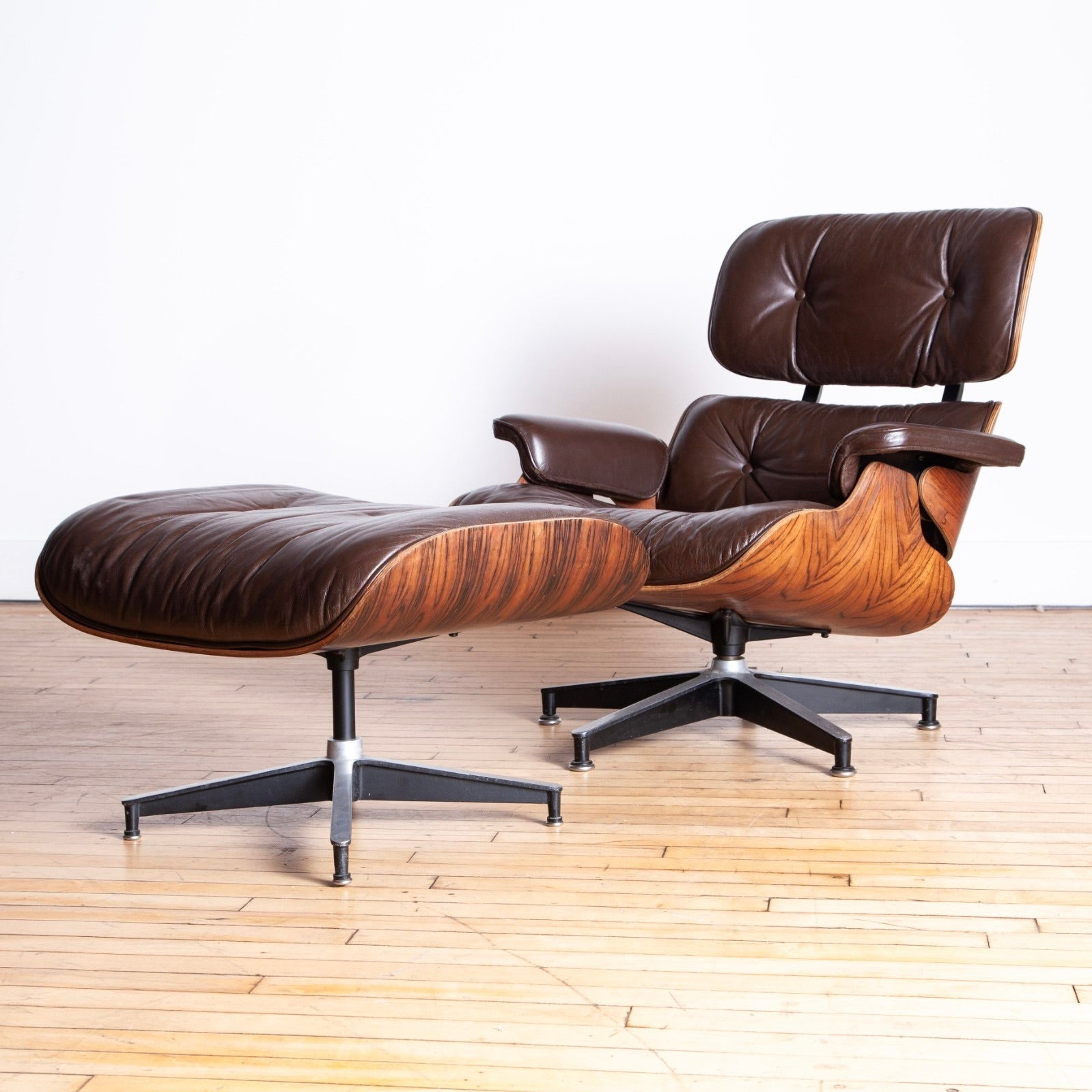 Herman Miller Eames Lounge Chair & Ottoman (3rd Gen) Chocolate/Rosewood
