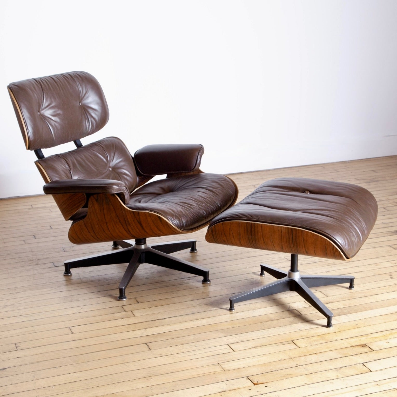 Herman Miller Eames Lounge Chair & Ottoman (3rd Gen) Chocolate/Rosewood