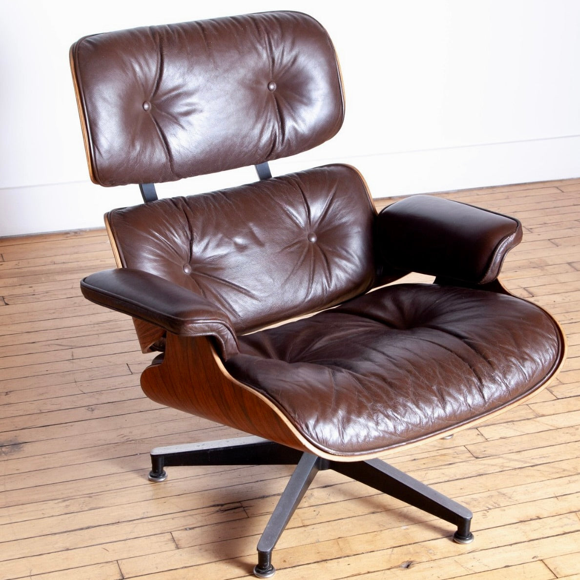 Herman Miller Eames Lounge Chair & Ottoman (3rd Gen) Chocolate/Rosewood