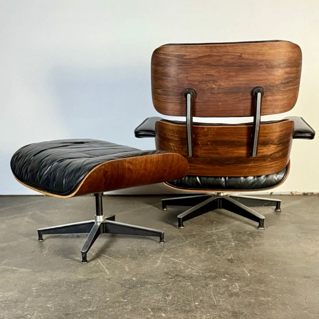 Herman Miller Eames Lounge Chair & Ottoman (2nd Gen) Black/Rosewood