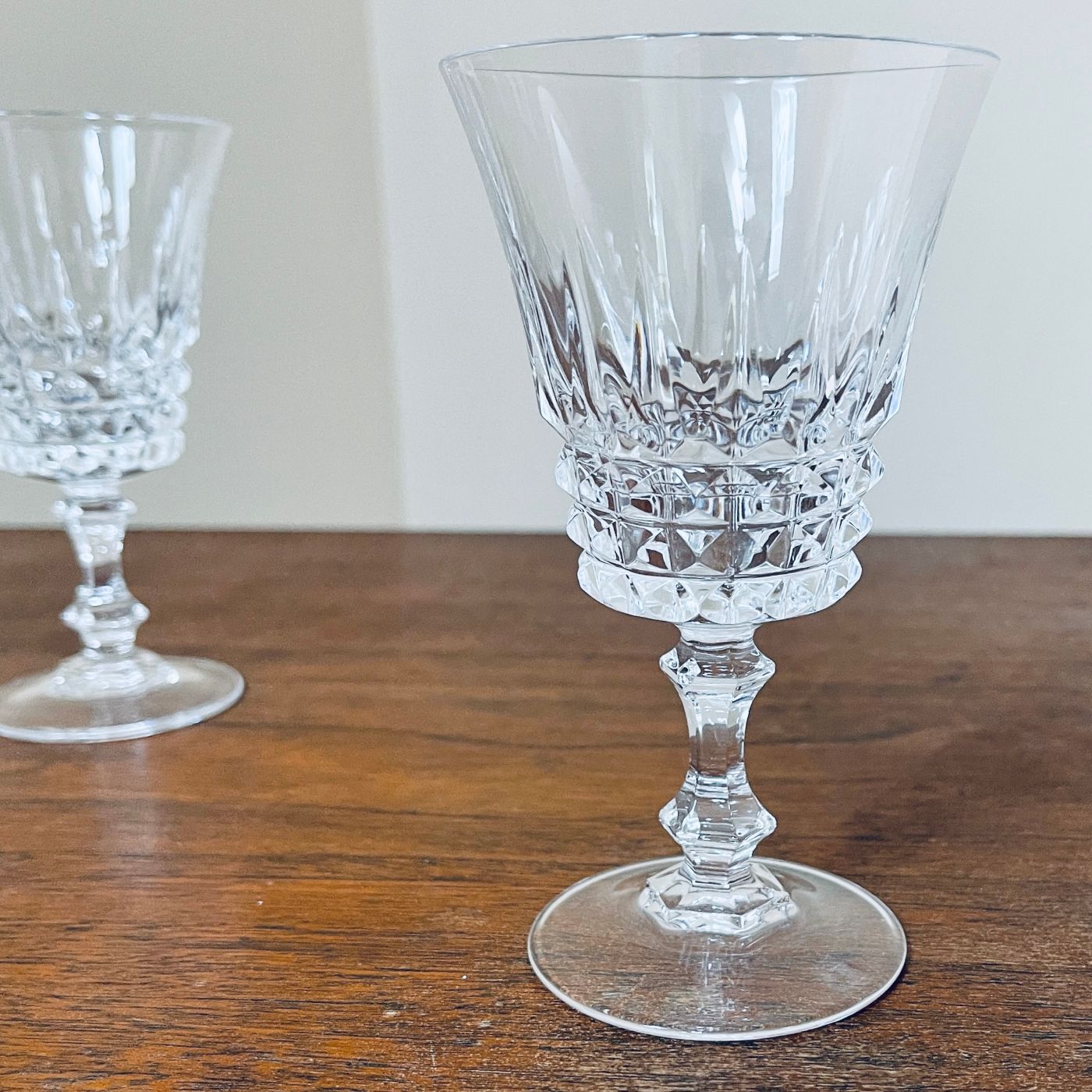 this is an image of the item that you see infront of you. shop the HARD FIND shop!